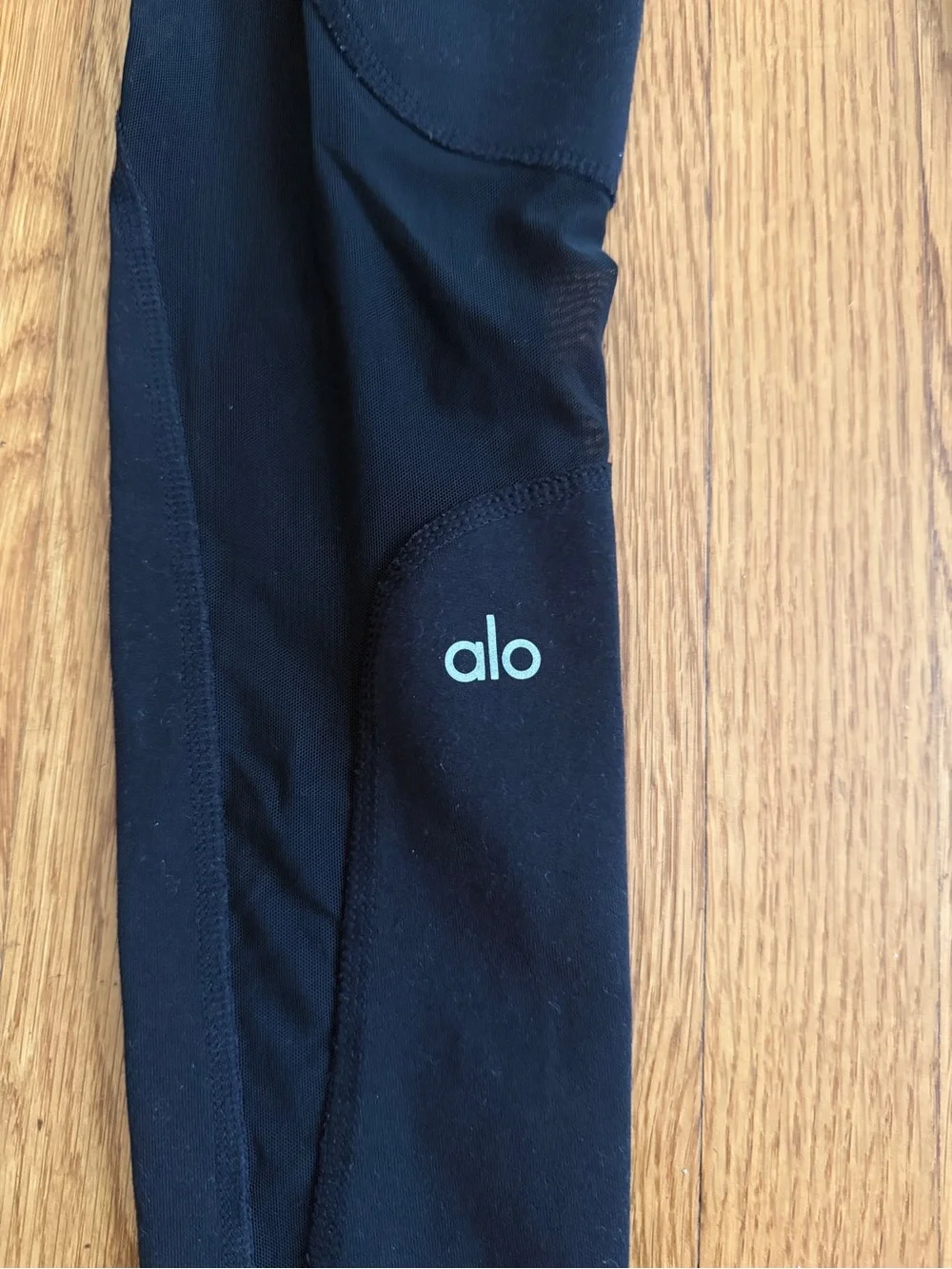 ALO yoga mesh cutout black athletic leggings XS